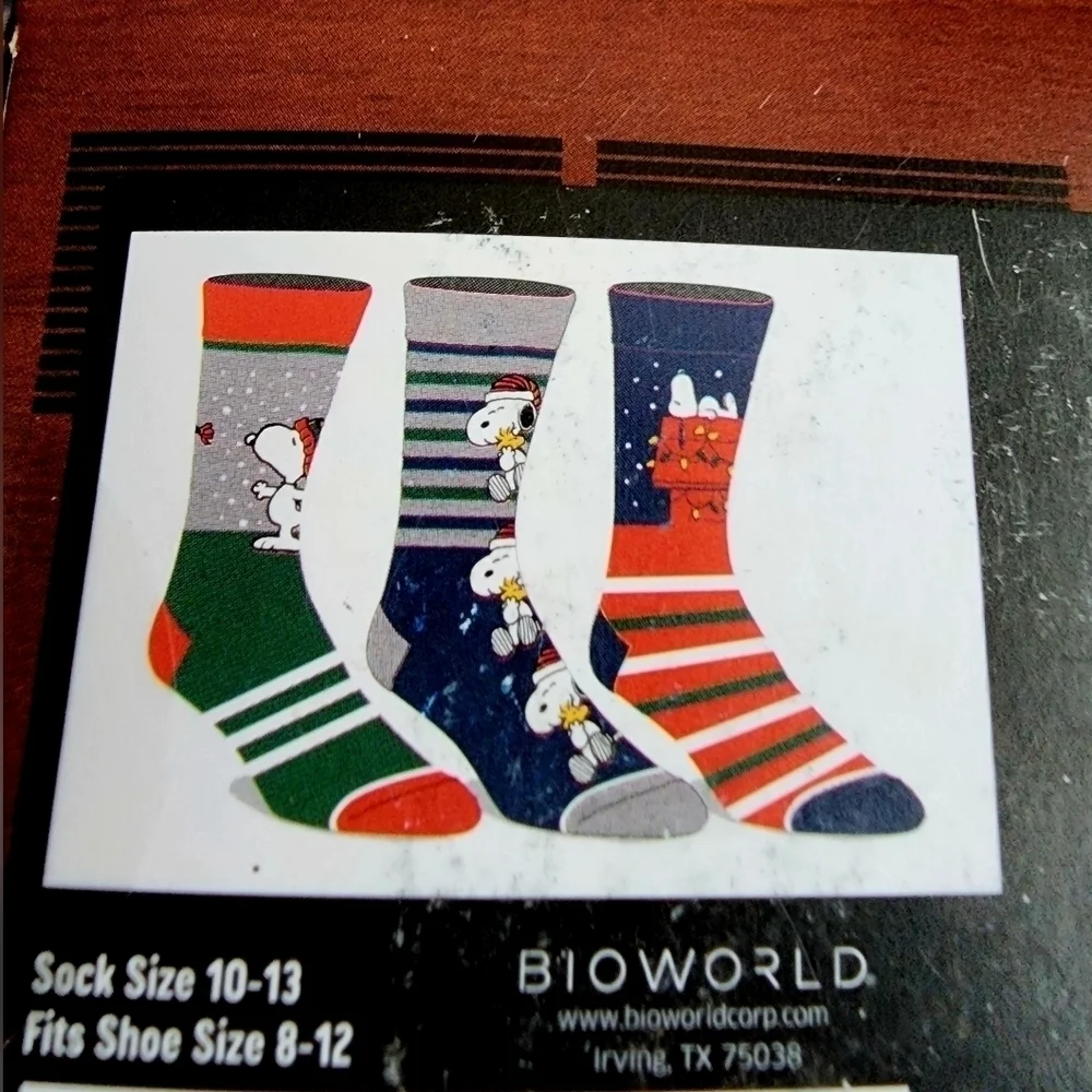 New Peanuts Men's 3-Pack of Crew Socks with Novelty Gift Box, Sizes 8-12